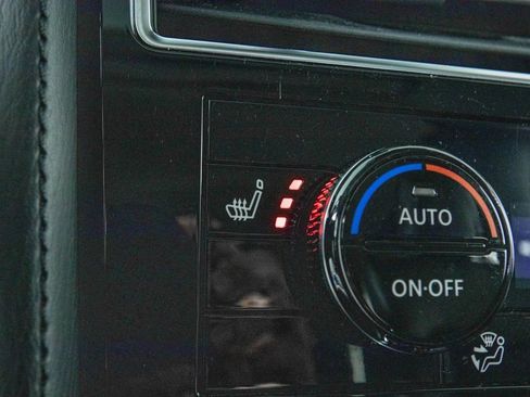 Used 2024 Nissan Armada SL image 30