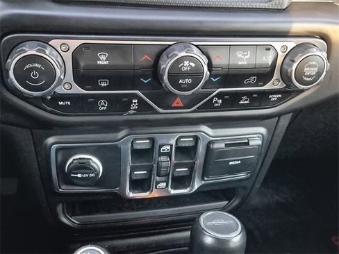 Used 2023 Jeep Gladiator Overland image 35