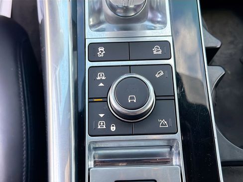 Used 2020 Land Rover Range Rover Sport SVR image 30