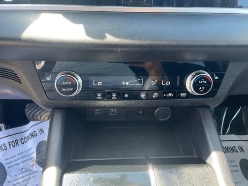 Used 2024 Mitsubishi Outlander SE Black Edition AWD/4WD image 15