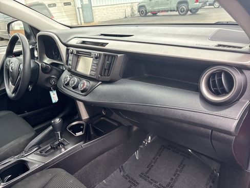 Used 2018 Toyota RAV4 LE image 42