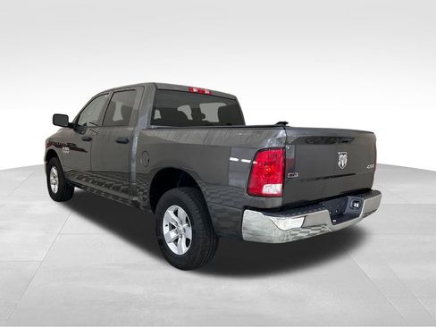 Used 2022 RAM 1500 Classic SLT AWD/4WD image 3
