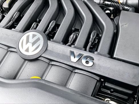 Used 2023 Volkswagen Atlas Cross Sport SEL Premium R-Line AWD/4WD image 33