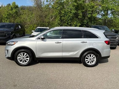 Used 2020 Kia Sorento LX w/ LX I4 Convenience Package AWD/4WD image 2