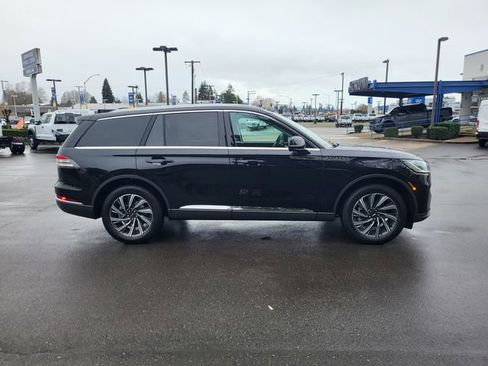 New 2026 Lincoln Aviator AWD image 8
