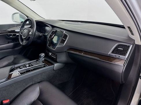 Used 2019 Volvo XC90 T6 Momentum image 32