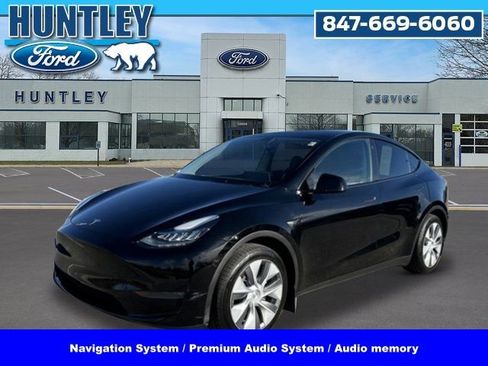 Used 2023 Tesla Model Y Long Range image 1