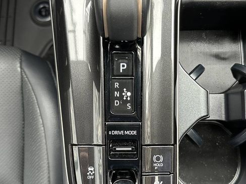 Used 2025 Toyota Crown Signia w/ Advanced Technology Package AWD/4WD image 40