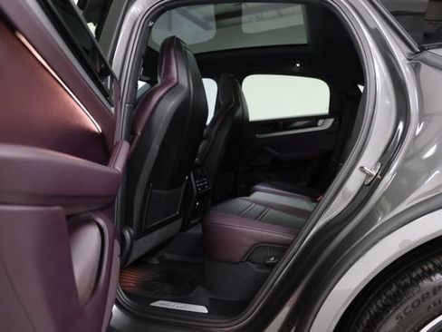 Used 2024 Porsche Cayenne S image 22