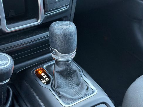 Used 2019 Jeep Wrangler Sport AWD/4WD image 20