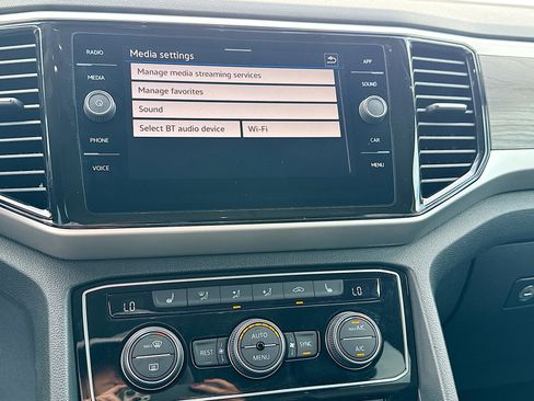 Used 2023 Volkswagen Atlas SE w/ Panoramic Sunroof Package image 30