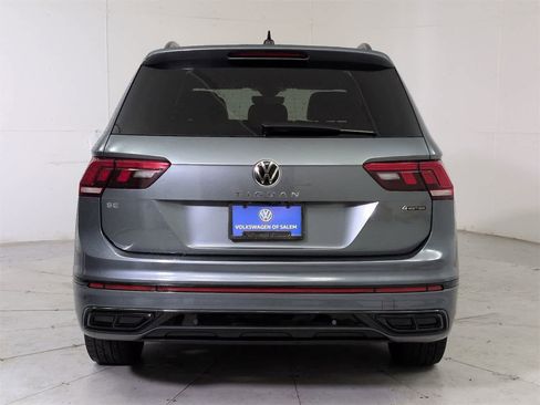 Certified 2022 Volkswagen Tiguan SE R-Line image 5