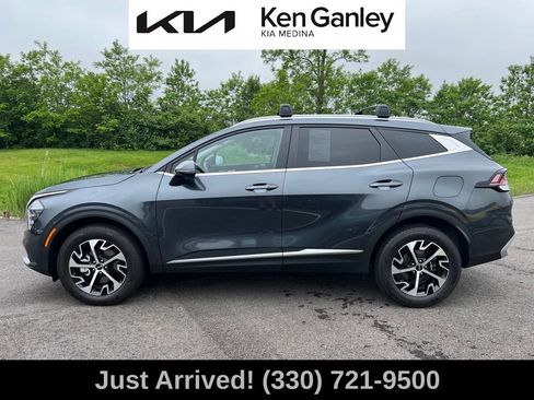 Used 2024 Kia Sportage EX AWD/4WD image 8