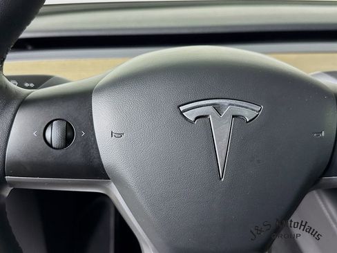 Used 2023 Tesla Model Y Long Range image 13