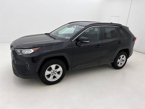 Used 2021 Toyota RAV4 XLE image 5