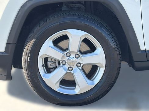 Used 2020 Jeep Compass Latitude image 11