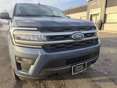 Used 2022 Ford Expedition XLT image 13