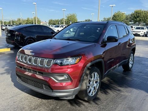 Used 2022 Jeep Compass Latitude image 4