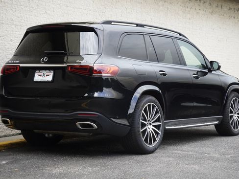 Used 2023 Mercedes-Benz GLS 580 4MATIC image 8