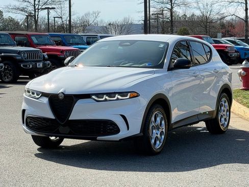 Used 2024 Alfa Romeo Tonale Sprint image 2