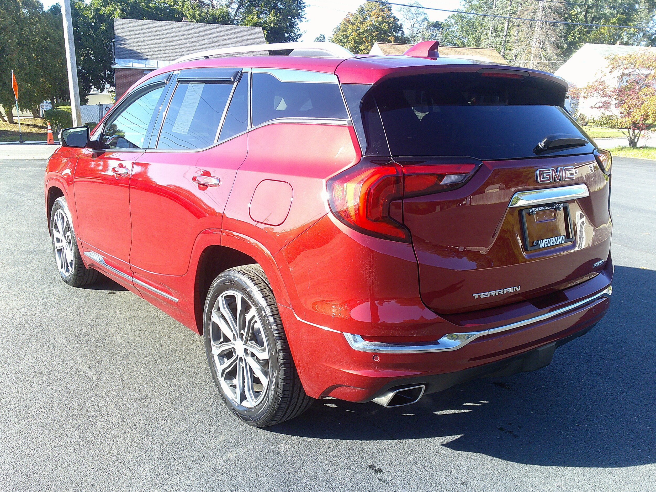 Used 2020 GMC Terrain Denali w/ Denali Premium Package AWD/4WD image 10