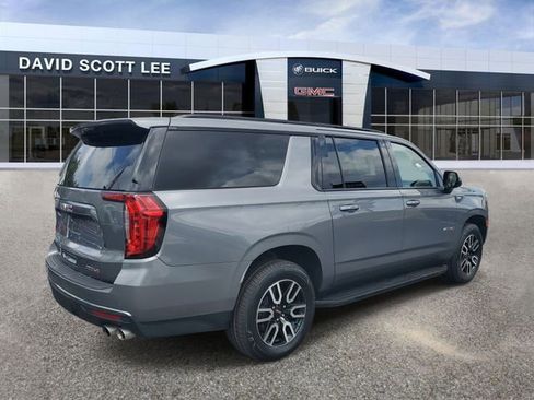 Used 2022 GMC Yukon XL AT4 w/ Max Trailering Package AWD/4WD image 4