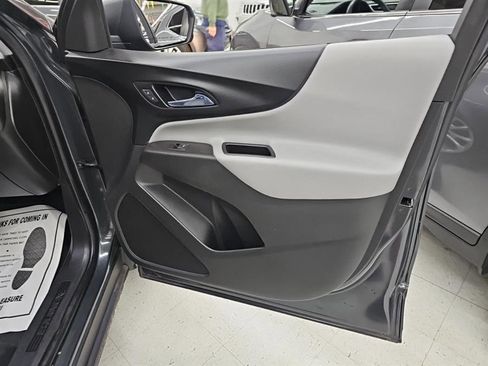 Used 2021 Chevrolet Equinox LS image 10