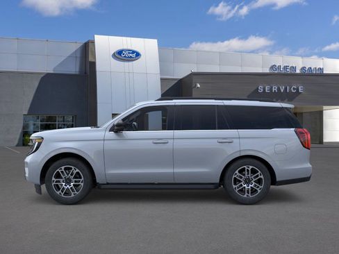 New 2025 Ford Expedition Active RWD image 3