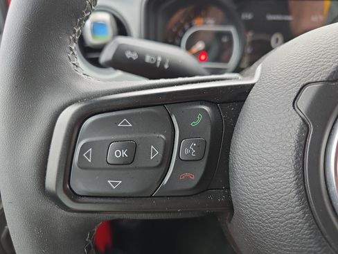 Used 2025 Jeep Wrangler Unlimited Sport AWD/4WD image 22