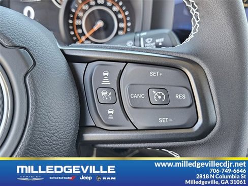 New 2025 Jeep Gladiator Sport image 27