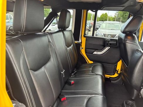 Used 2015 Jeep Wrangler Unlimited Sahara w/ Max Tow Package AWD/4WD image 26