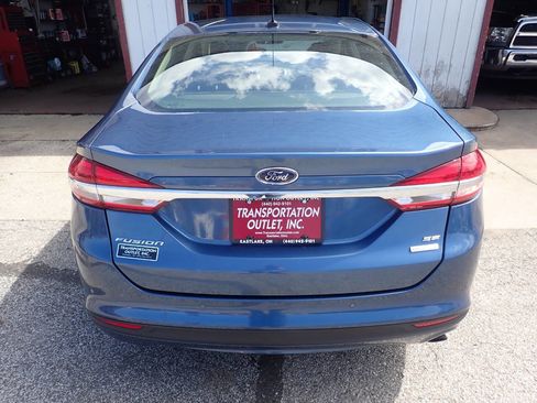 Used 2018 Ford Fusion SE w/ Fusion SE Technology Package image 19
