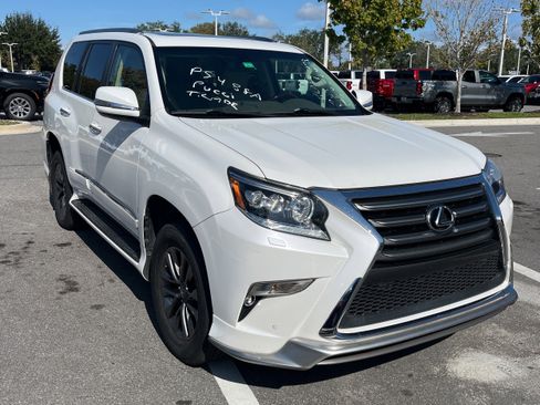 Used 2018 Lexus GX 460 image 5