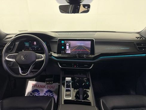 Used 2024 Volkswagen Atlas Cross Sport SEL Premium R-Line AWD/4WD image 31