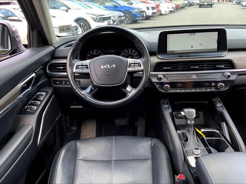 Used 2022 Kia Telluride EX image 7