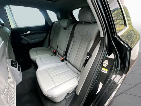 Certified 2025 Audi Q5 2.0T Premium Plus w/ Premium Plus Package AWD/4WD image 21