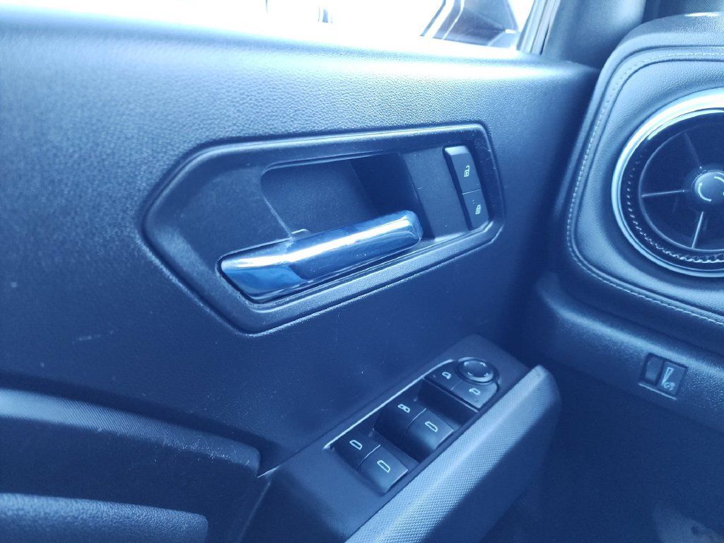 Used 2023 Chevrolet Colorado LT RWD image 13
