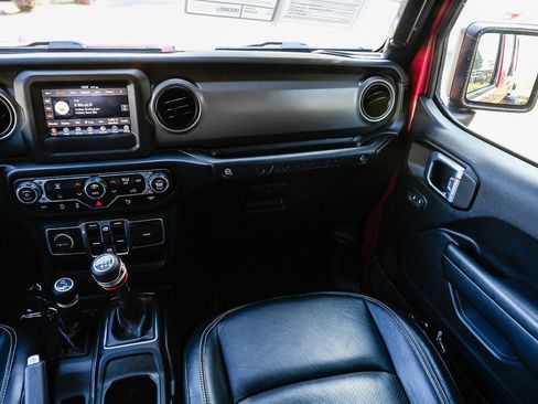 Used 2021 Jeep Wrangler Unlimited Sport image 15