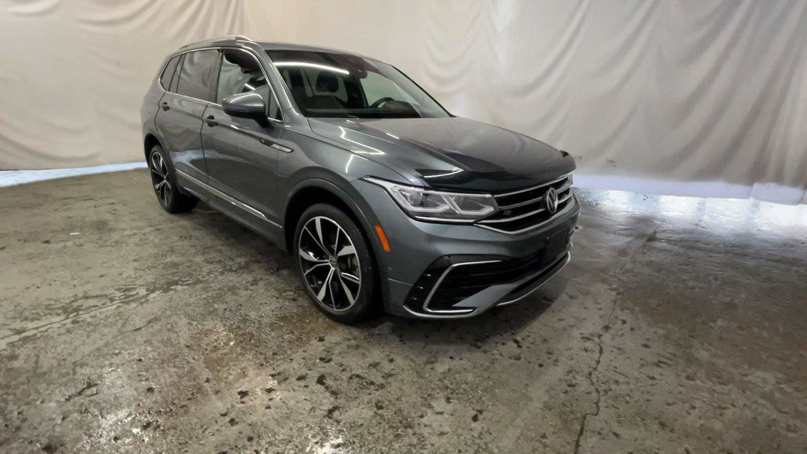 Used 2022 Volkswagen Tiguan SEL R-Line AWD/4WD image 2