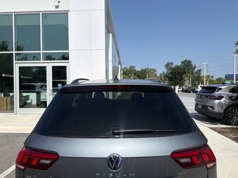 Used 2023 Volkswagen Tiguan SE R-Line FWD image 11