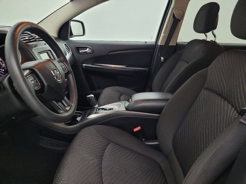 Used 2017 Dodge Journey SE w/ Flexible Seating Group image 17