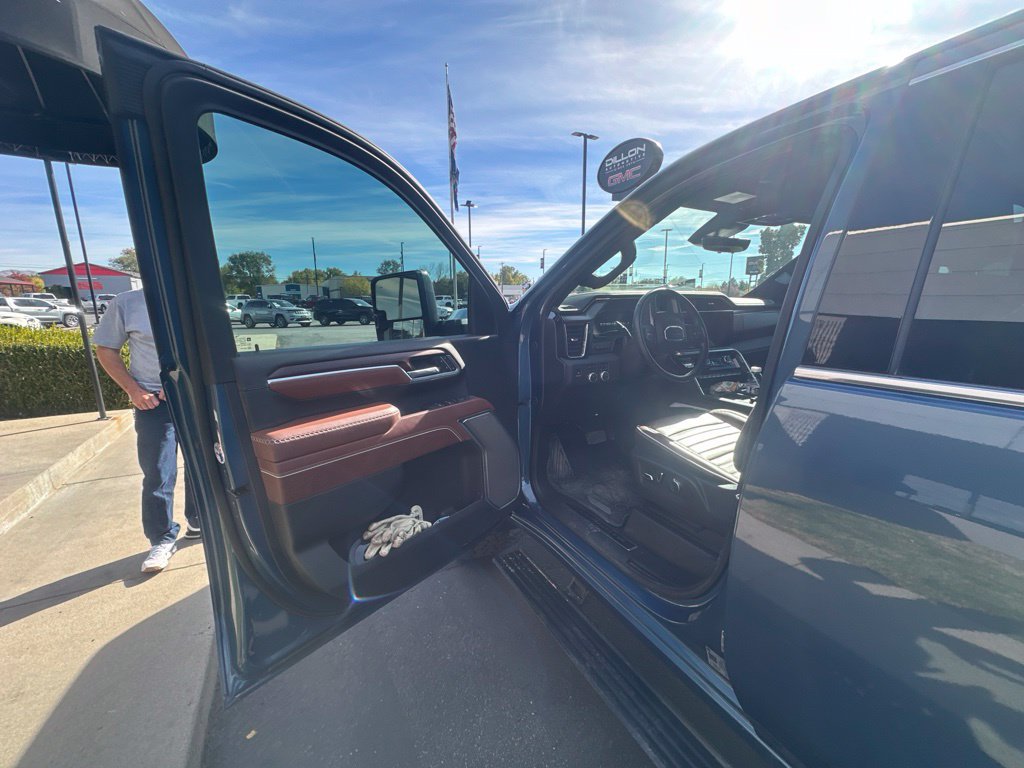 Used 2025 GMC Sierra 2500 Denali Ultimate AWD/4WD image 8