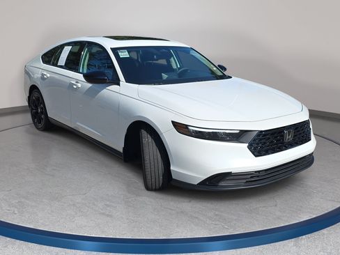 Used 2025 Honda Accord SE image 3