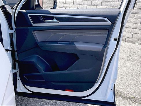 Used 2023 Volkswagen Atlas SE w/ Panoramic Sunroof Package image 23