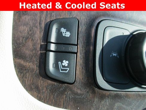 Certified 2023 GMC Acadia Denali image 17