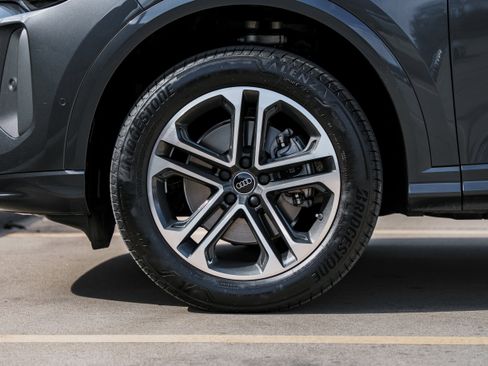 Certified 2025 Audi Q5 Premium w/ Convenience Package image 30