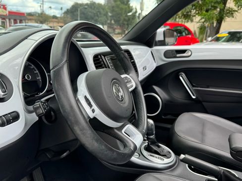 Used 2018 Volkswagen Beetle 2.0T S w/ Style & Comfort Package FWD image 14