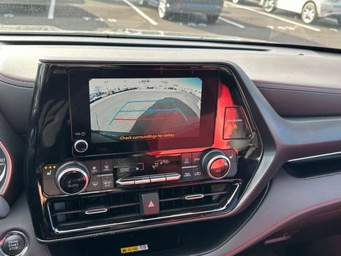 Used 2023 Toyota Highlander XSE image 28