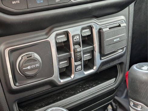 Used 2021 Jeep Wrangler Unlimited Sahara w/ Safety Group AWD/4WD image 37