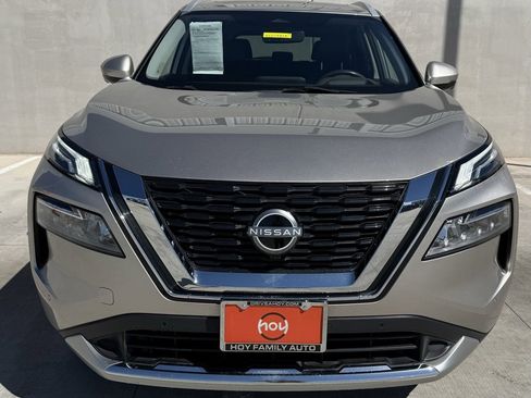 Used 2023 Nissan Rogue Platinum w/ Platinum Premium Package image 2